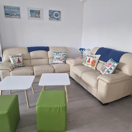 Ajla Apartman *